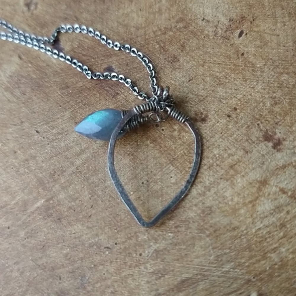 925 Sterling Silver Hammered Labradorite Handmade Necklace - Picture 7 of 10